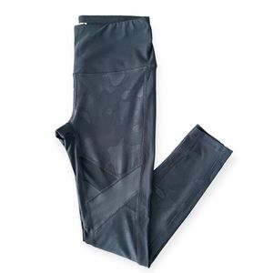 Camo Monochromatic Black Active Leggings Mesh size S